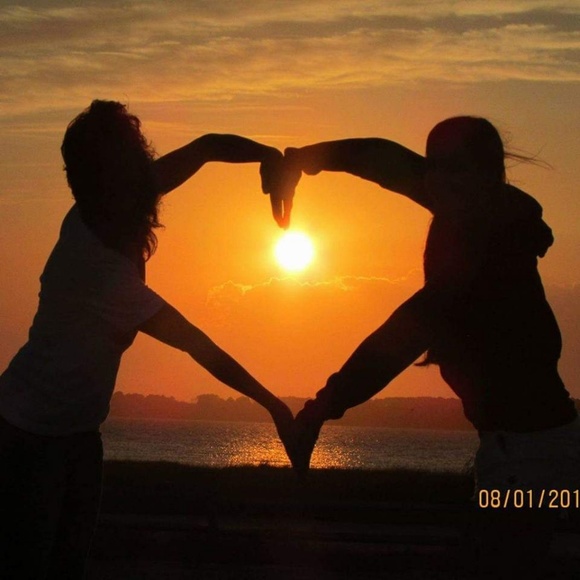 Meet your Posher, Renee - Picture 2 of 3